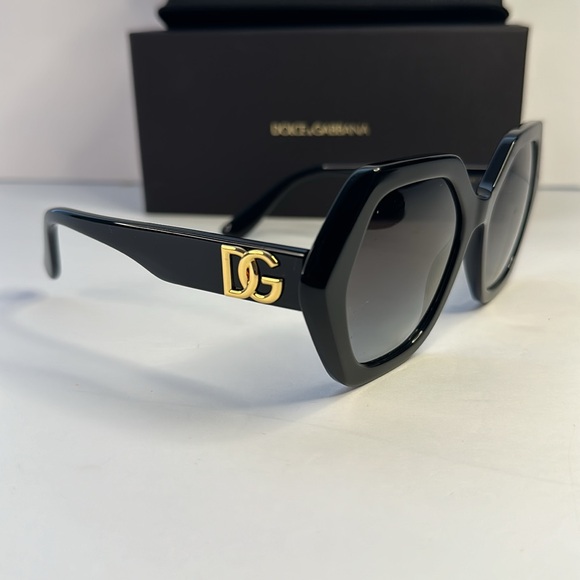 Dolce & Gabbana DG4406 Crossed geometric-frame sunglasses - Picture 4 of 15